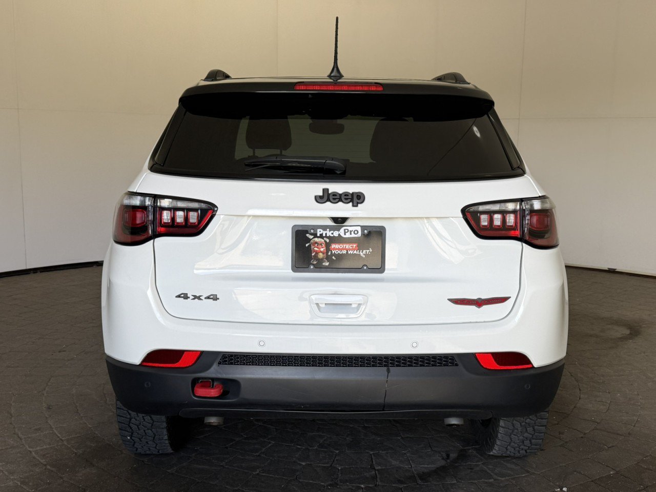 Used 2024 Jeep Compass Trailhawk AWD/4WD image 6