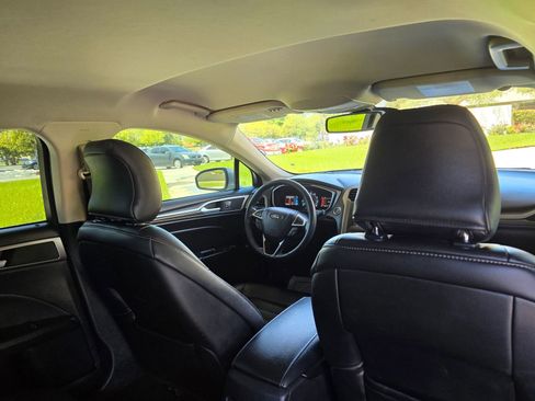 Used 2019 Ford Fusion SEL image 38