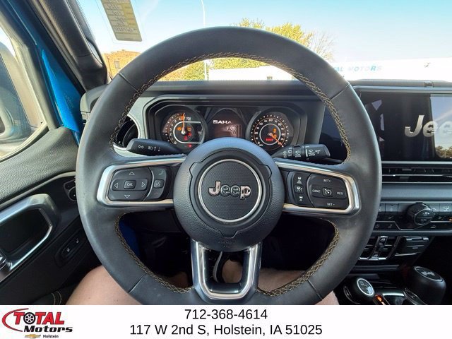 Used 2024 Jeep Wrangler Unlimited Sahara AWD/4WD image 15