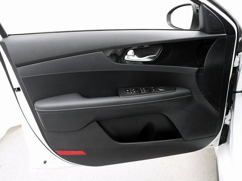 Used 2024 Kia Forte GT-Line image 22