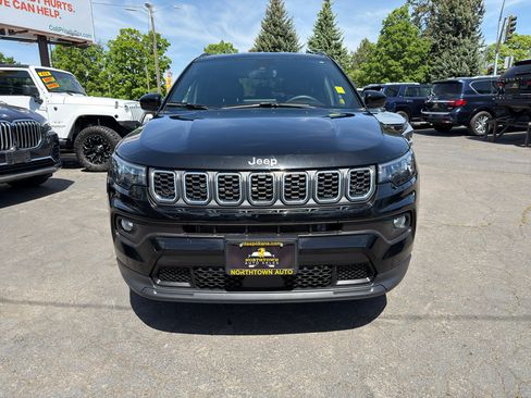 Used 2024 Jeep Compass Latitude AWD/4WD image 12