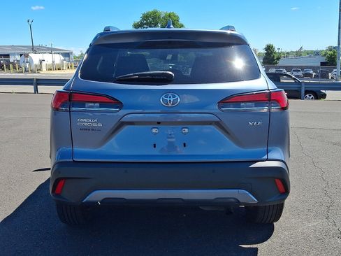 Used 2024 Toyota Corolla Cross XLE FWD image 5