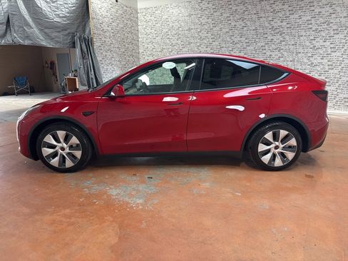 Used 2022 Tesla Model Y Long Range image 4