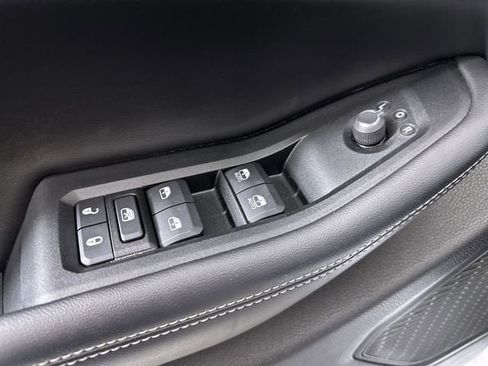 Used 2025 Jeep Grand Cherokee L Laredo RWD image 24
