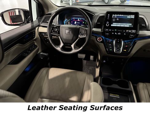 Used 2024 Honda Odyssey Elite image 4