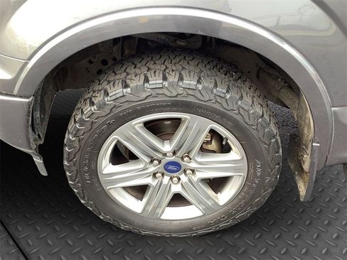 Used 2018 Ford F150 Lariat w/ Equipment Group 502A Luxury image 22