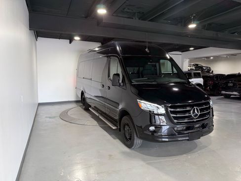 Used 2024 Mercedes-Benz Sprinter 3500 image 6