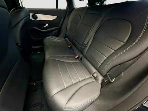 Used 2019 Mercedes-Benz GLC 300 4MATIC image 13