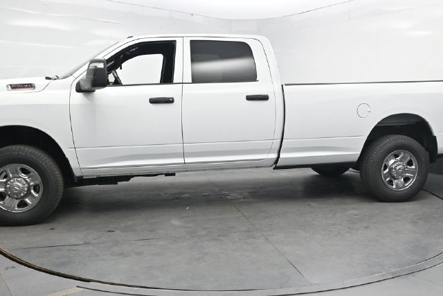Used 2024 RAM 2500 Tradesman w/ Chrome Appearance Group AWD/4WD image 2