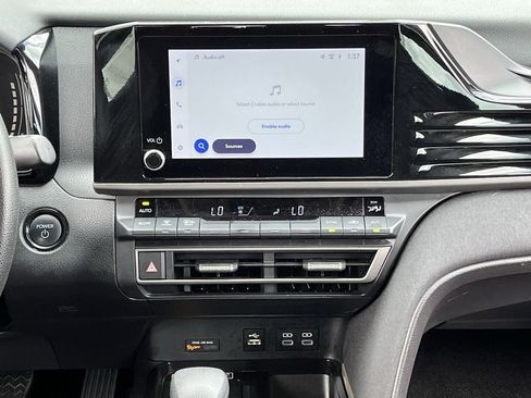 Used 2025 Toyota Camry LE FWD image 15