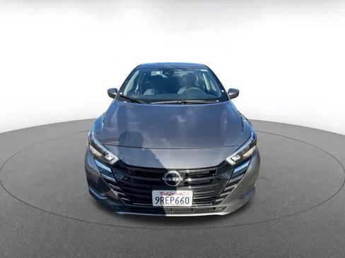 Used 2025 Nissan Versa SV image 2