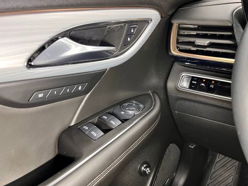 Used 2024 Buick Envision Avenir image 28