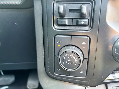 Used 2024 Ford F150 Lariat w/ Equipment Group 502A High AWD/4WD image 29
