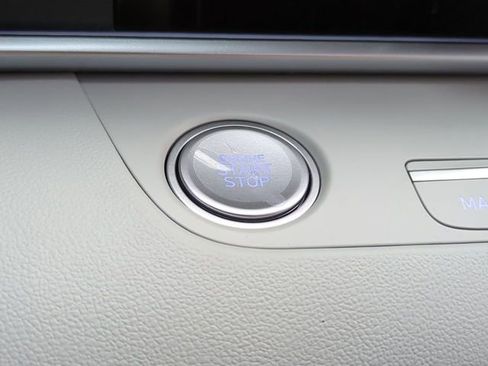 New 2026 Hyundai Elantra Limited FWD image 28