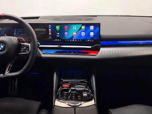 Used 2026 BMW M5 Touring image 40