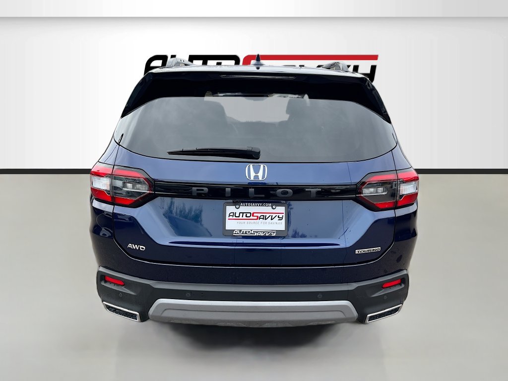 Used 2025 Honda Pilot Touring image 6