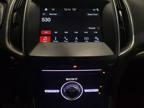 Used 2017 Ford Edge Titanium w/ Equipment Group 302A AWD/4WD image 25