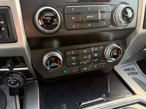 Used 2020 Ford F250 Platinum image 27