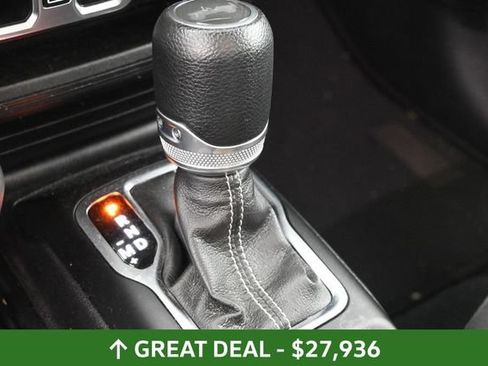 Used 2023 Jeep Wrangler Unlimited Sahara AWD/4WD image 23