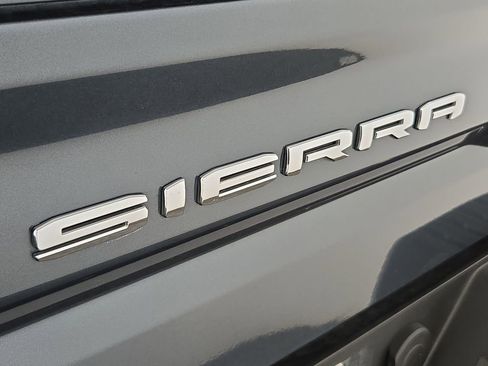 Used 2021 GMC Sierra 1500 AT4 w/ AT4 Premium Package AWD/4WD image 38