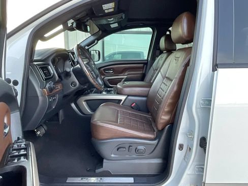 Used 2020 Nissan Titan Platinum Reserve w/ Moonroof Package AWD/4WD image 24