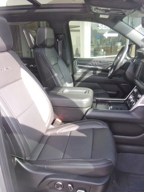 Used 2023 GMC Yukon XL Denali w/ Denali Reserve Package AWD/4WD image 45
