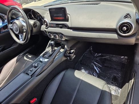 Used 2020 MAZDA MX-5 Miata Grand Touring RWD image 16