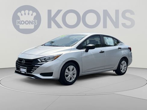 Used 2025 Nissan Versa S FWD image 4