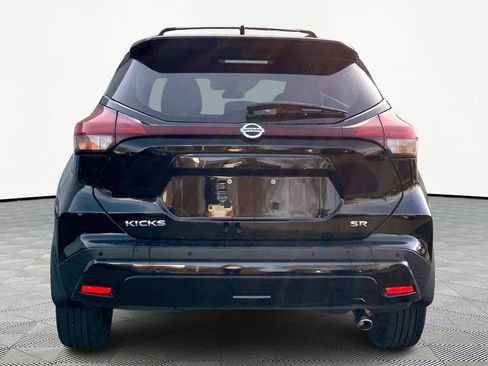 Used 2021 Nissan Kicks SR w/ SR Premium Package image 6