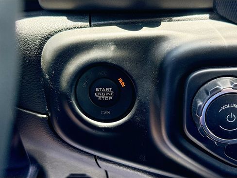 Used 2023 Jeep Wrangler Unlimited AWD/4WD image 15