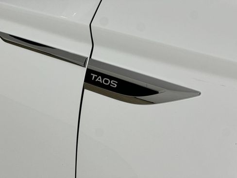 Certified 2024 Volkswagen Taos SEL AWD/4WD image 9