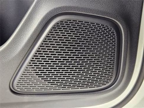 Certified 2025 Mercedes-Benz CLA 250 4MATIC image 31