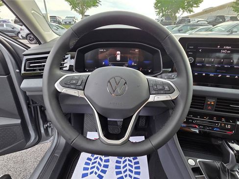 New 2026 Volkswagen Jetta SE FWD image 16