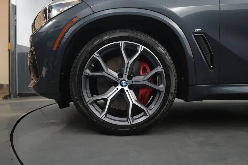 Used 2021 BMW X5 M50i AWD/4WD image 10