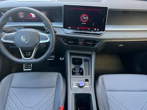 Certified 2026 Volkswagen Tiguan SE R-Line AWD/4WD image 13