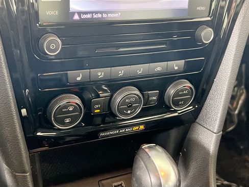 Used 2020 Volkswagen Passat 2.0T SE w/ Sunroof Package image 15