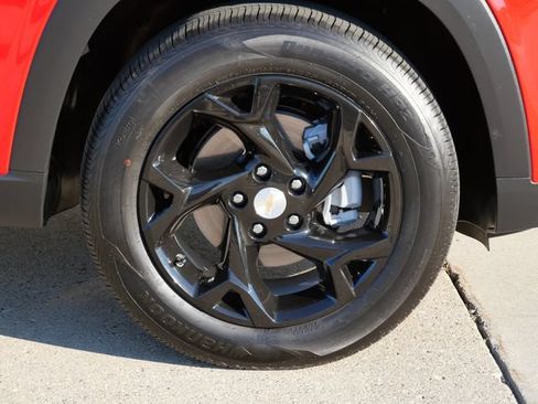 Used 2026 Chevrolet Trax LS w/ LS Convenience Package FWD image 9
