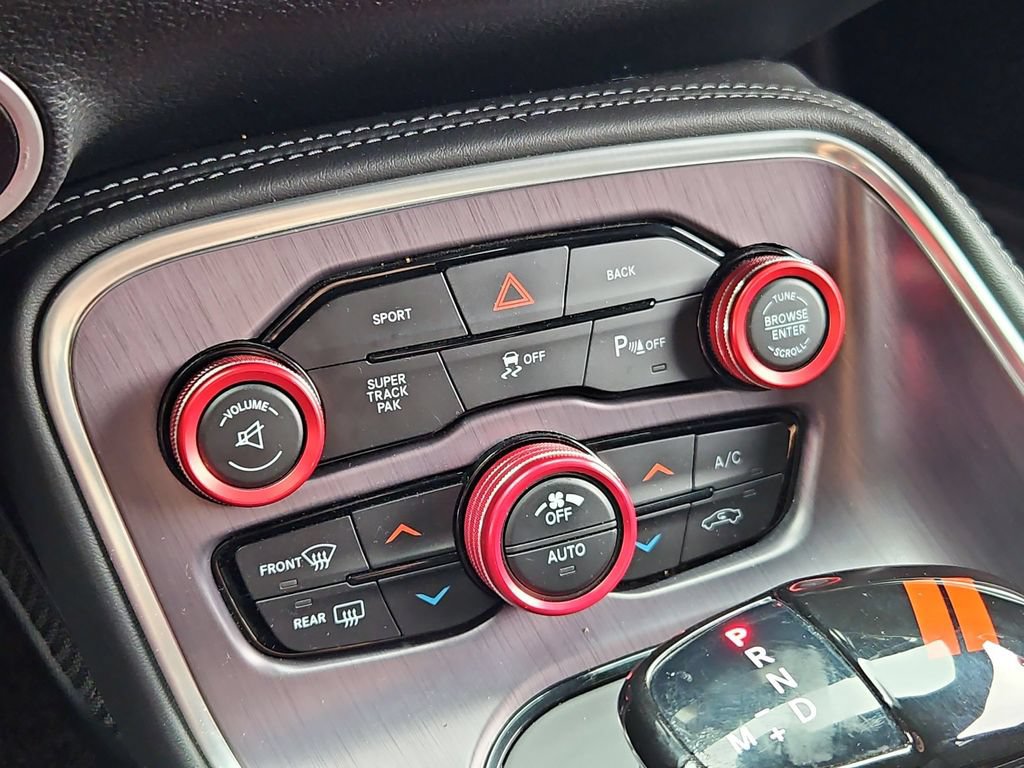 Used 2016 Dodge Challenger R/T RWD image 26