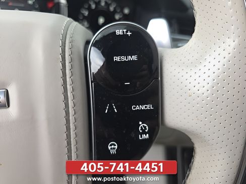 Used 2018 Land Rover Range Rover Velar R-Dynamic SE AWD/4WD image 16