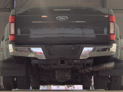 Used 2021 Ford F350 Lariat w/ Lariat Ultimate Package AWD/4WD image 7