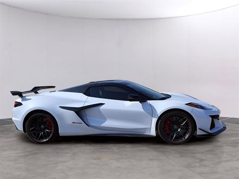 Used 2024 Chevrolet Corvette Z06 w/ Z07 Performance Package image 12