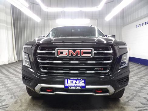 Used 2025 GMC Yukon XL AT4 AWD/4WD image 42