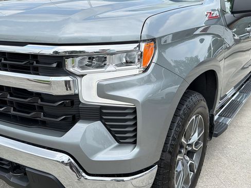 Used 2025 Chevrolet Silverado 1500 LT w/ Z71 Off-Road Package AWD/4WD image 10