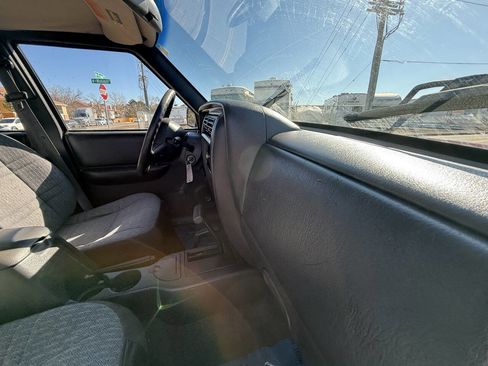 Used 1999 Jeep Cherokee SE image 22