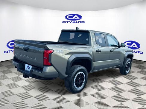 Used 2024 Toyota Tacoma TRD Off-Road AWD/4WD image 3