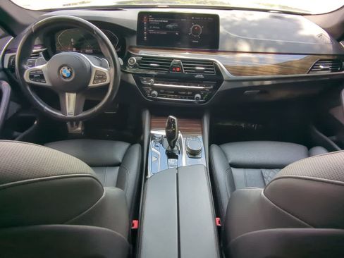 Used 2021 BMW 530i RWD image 14