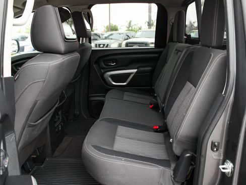 Used 2021 Nissan Titan SV w/ SV Convenience Package image 35