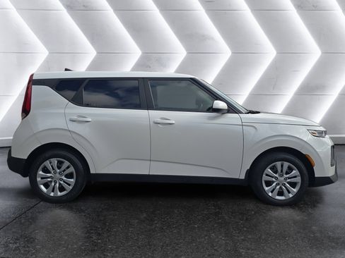 Used 2021 Kia Soul LX image 6