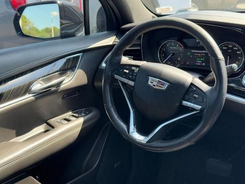Used 2020 Cadillac XT6 Premium Luxury w/ LPO, Floor Liner Package AWD/4WD image 16