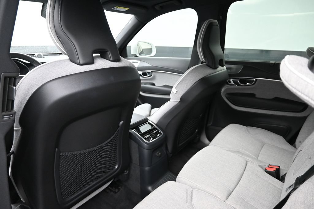 Used 2023 Volvo XC90 T8 Ultimate AWD/4WD image 12